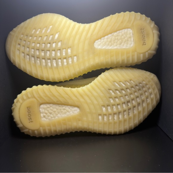 adidas Cream Yeezy Boost 350 V2 - Picture 9 of 11